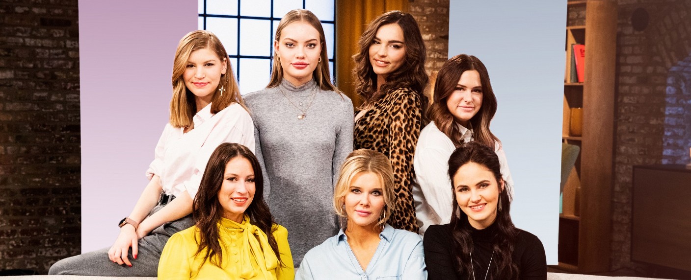„7 Töchter“: Laura Karasek und Co. geben Einblicke in den Alltag als Promi-Tochter – Neue VOX-Dokureihe startet im Juli – Bild: TVNOW /​ Marina Rosa Weigl