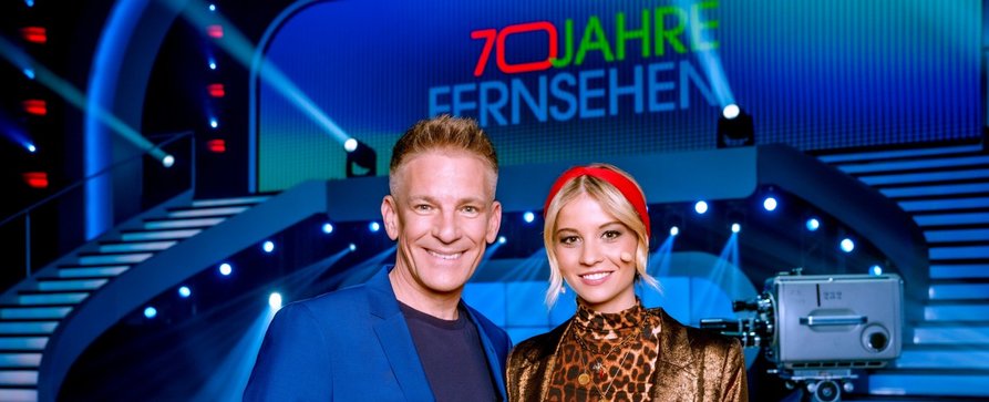ORF feiert „70 Jahre Fernsehen“ mit dreiteiliger Nostalgieshow – Fanny Stapf und Andi Knoll schwelgen in Erinnerungen – Bild: ORF/​Roman Zach-Kiesling