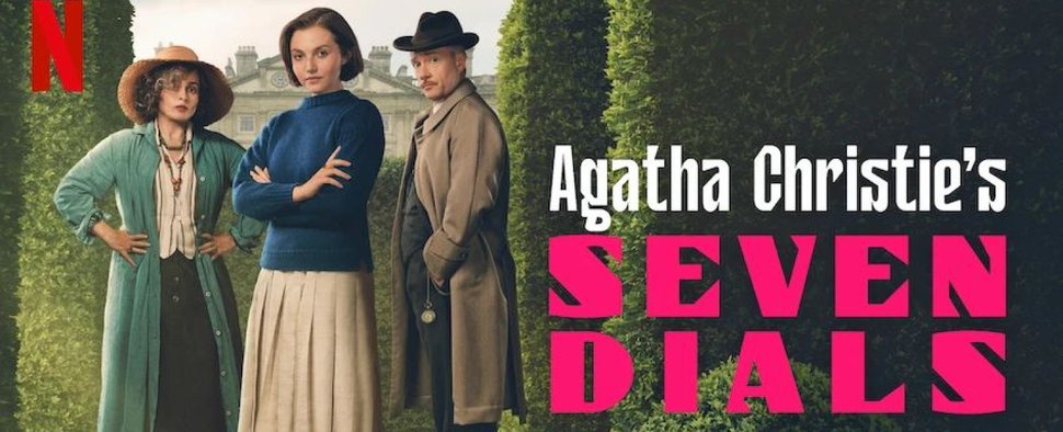„Agatha Christie’s Seven Dials“ mit (v. l.) Helena Bonham Carter, Mia McKenna-Bruce und Martin Freeman – Bild: Netflix