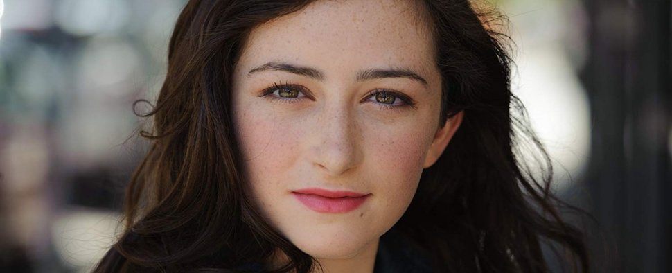 Abby Quinn spielt Tochter Mabel in der Neuauflage von „Verrückt nach dir“ – Bild: IMDB