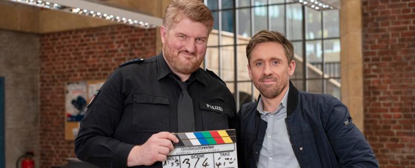 „Großstadtrevier“: 34. Staffel bringt zwei Abschiede – Marc Zwinz und Peter Fieseler haben letzten Drehtag – Bild: ARD /​ Thorsten Jander