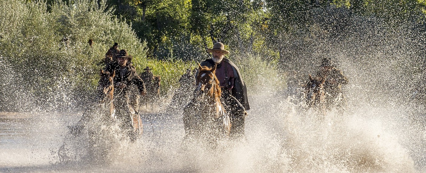 „Godless“: Netflix veröffentlicht ersten Trailer zur Westernserie – Jeff Daniels und Michelle Dockery in Steven-Soderbergh-Serie – Bild: Ursula Coyote/​Netflix
