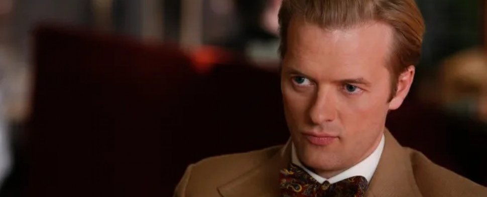 Adam Campbell als junger Donald „Ducky“ Mallard – Bild: CBS/Cliff Lipson