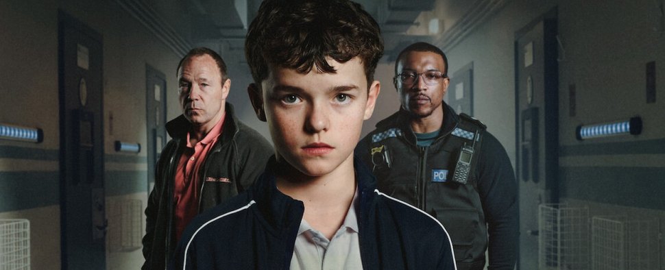 „Adolescence“ mit Stephen Graham (l.), Owen Cooper und Ashley Walters (r.) – Bild: Netflix