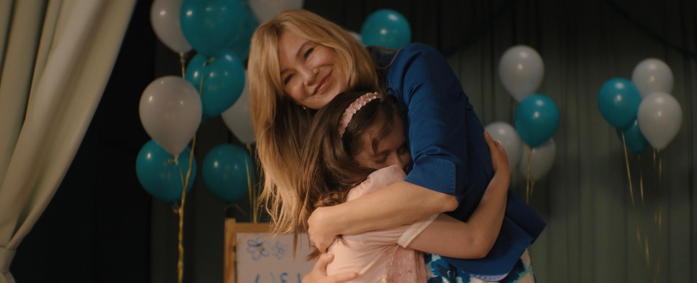 [UPDATE] Neue Ellen-Pompeo-Serie zieht deutschen Starttermin vor – „Grey’s Anatomy“-Star erlebt als Adoptivmutter Überraschung – Bild: Hulu