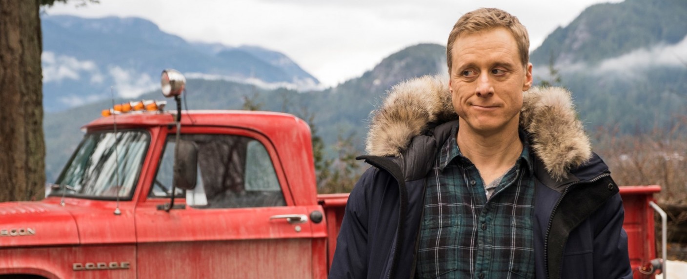 „Resident Alien“ und „Astrid & Lilly Save the World“: Neue Trailer veröffentlicht – SYFY gibt Vorgeschmack auf die kommenden Folgen – Bild: Syfy