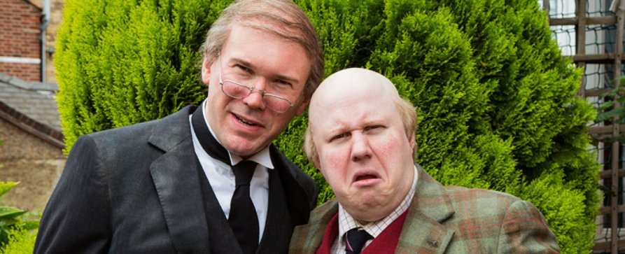 Matt Lucas dreht neue BBC-Comedy „Pompidou“ – Alternder Aristokrat mit Butler im Wohnwagen – Bild: BBC