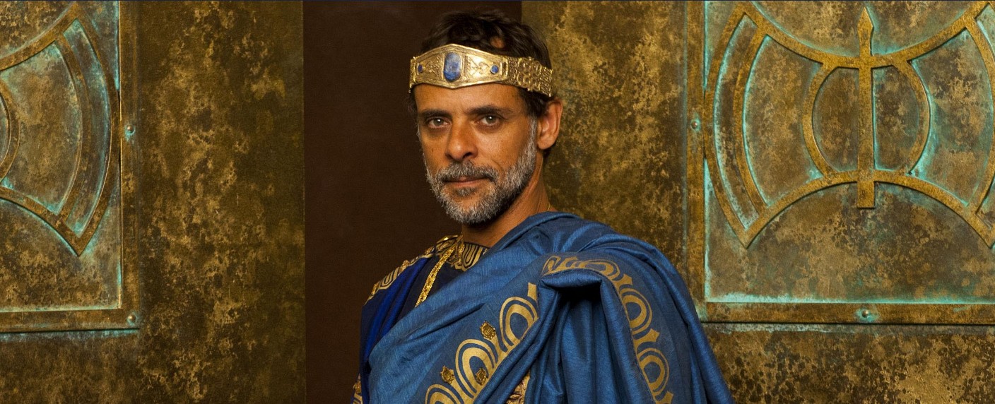 „The Kennedys: After Camelot“: Alexander Siddig wird Aristoteles Onassis – Griechischer Multimillionär heiratete Präsidentenwitwe – Bild: BBC