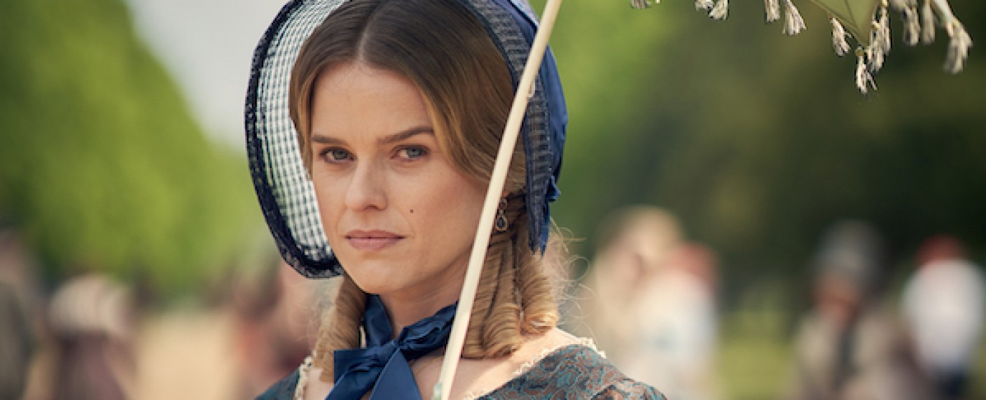 Sky bestätigt Alice Eve („Star Trek Into Darkness“) für neues Comedy-Drama – Ungleiche Liebende treffen in „The Lovers“ aufeinander – Bild: ITV