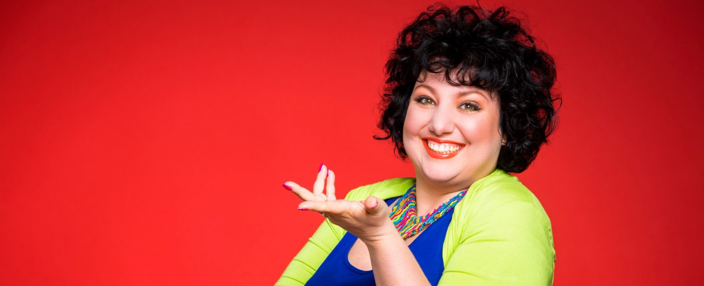 Neuer VOX-Nachmittag mit Backshow und Müttern, die Klartext reden – Neue Back-Challenge mit Moderatorin Meltem Kaptan – Bild: TVNOW/​Guido Schröder