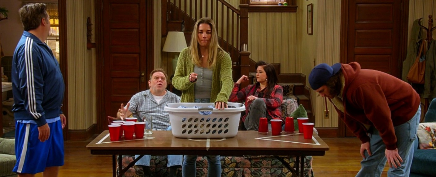 „Kevin Can F**k Himself“: Termin und Trailer zur finalen Staffel der Satire – Annie Murphy („Schitt’s Creek“) als Ehefrau auf der Flucht – Bild: Screenshot/​AMC