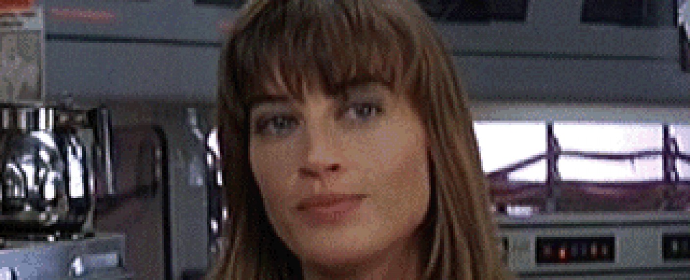 „The Flash“: Amanda Pays nimmt Rolle wieder auf – Dr.-McGee-Darstellerin aus alter Serie in Neuauflage dabei – Bild: Metro-Goldwyn-Mayer