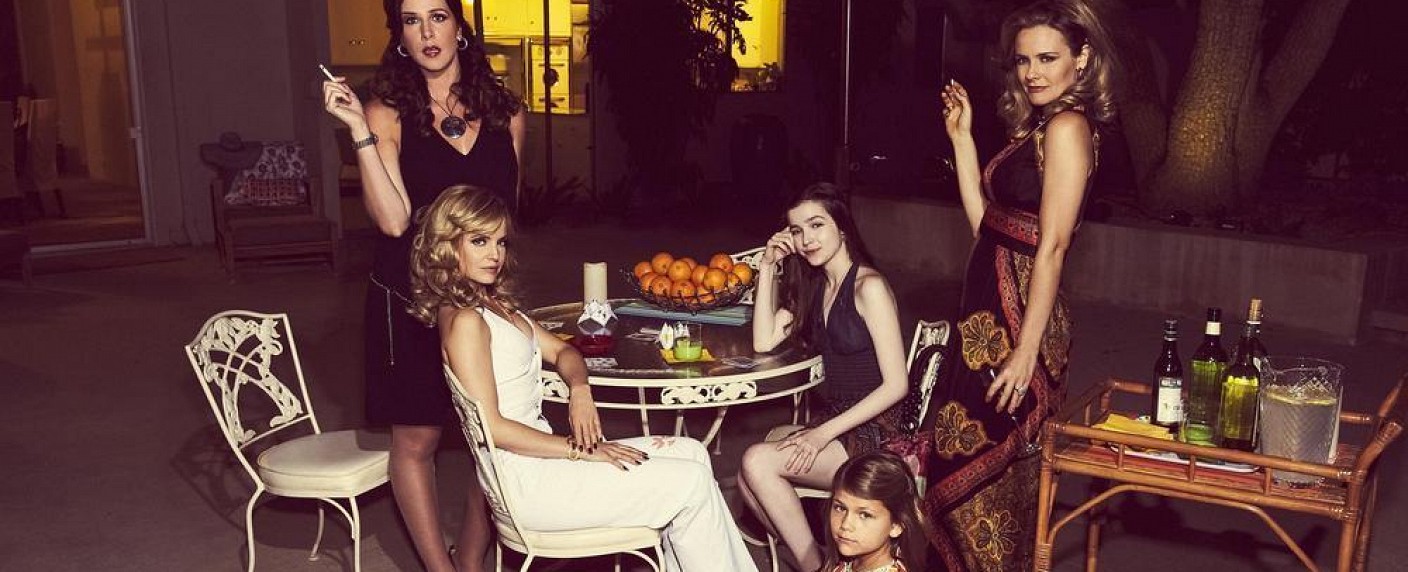 „Heathers“-Serie und Alicia Silverstones „American Woman“ wechseln US-Sender – Folgen der Restrukturierung bei Viacom – Bild: TV Land