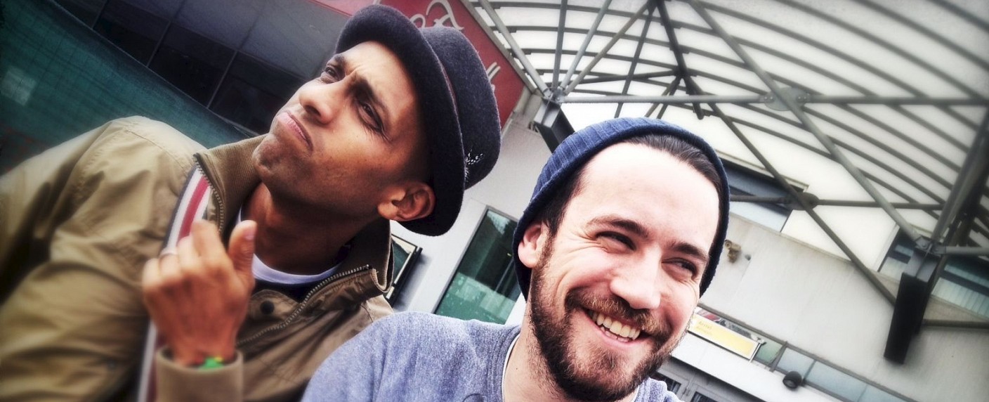 „Abgefahren – Wissen auf Rädern“ startet im August bei ZDFneo – Jan Köppen und Amiaz Habtu touren durch Europa – Bild: ZDF/​Mirko Schernickau