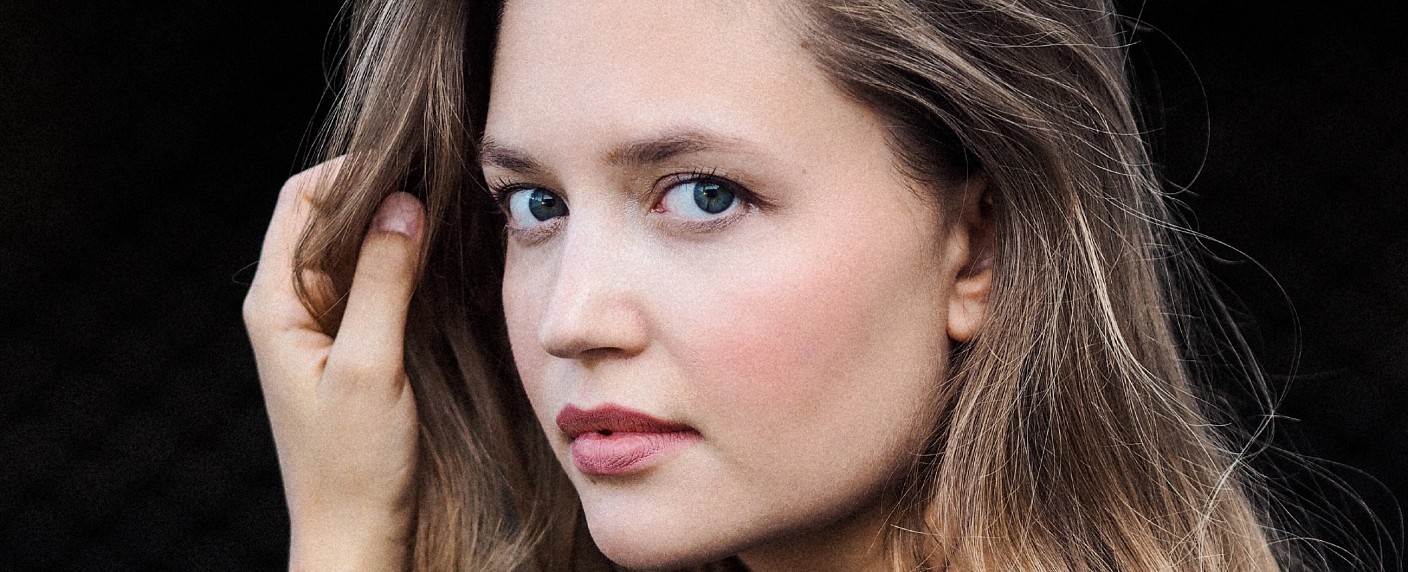 Ex-„Unter uns“-Darstellerin verstärkt „Alles was zählt“ – Amrei Haardt steigt bei RTL-Soap ein – Bild: TVNOW /​ Lena Faye