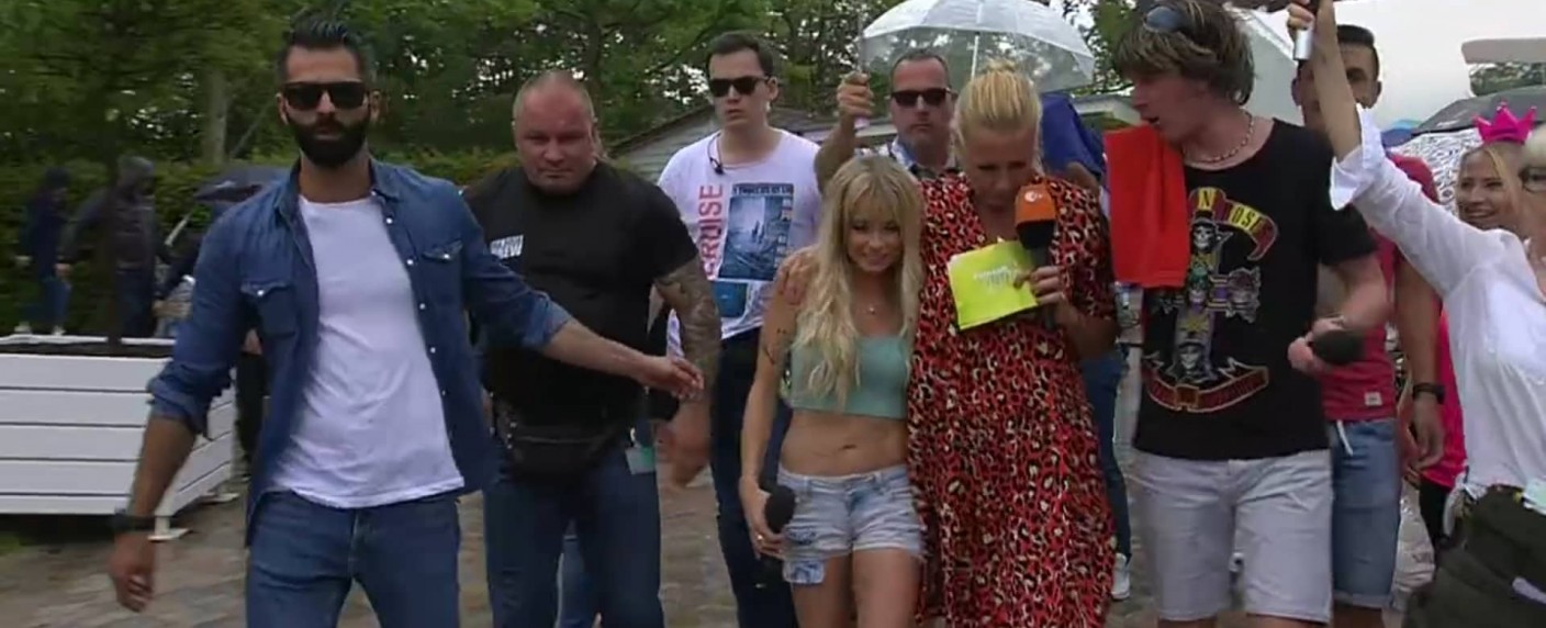 Nach Gewitterwarnung: Mallorca-„Fernsehgarten“ evakuiert – Wohnzimmer-Party mit Jürgen Drews, Mia Julia und Co. – Bild: ZDF/​Screenshot