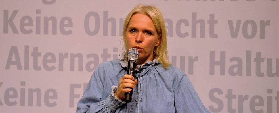 Annette Hess auf der Internationalen Buchmesse 2018 in Frankfurt am Main – Bild: IMAGO / Manfred Segerer