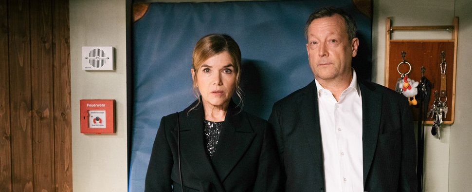 Anke Engelke und Matthias Brandt in „Der zweite Kurzschluss“ – Bild: WDR/btf GmbH/Niels-Jonas Simons