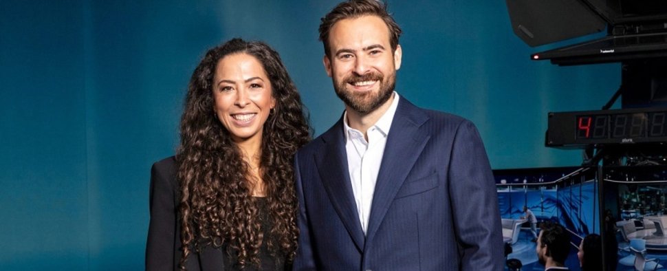 Anna Schneider und Sebastian Vorbach moderieren „Unter Vier“ – Bild: Marlene Gawrisch/WELT