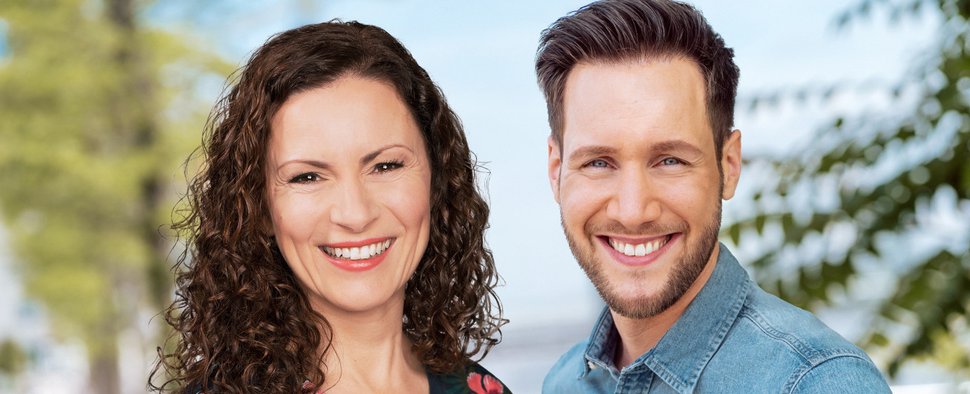 Anne Willmes und Sven Kroll laden zur großen WDR Sommer-Party – Bild: WDR/Linda Meiers/Annika Fußwinkel