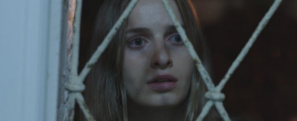 Annie Shapero in „Red Skies“ – Bild: Channel 13