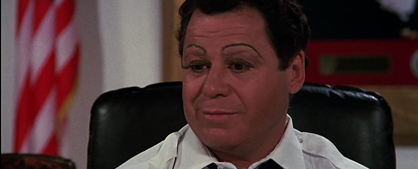 „Police Academy“: Darsteller Art Metrano („Mauser“) im Alter von 84 Jahren verstorben – Lange Karriere als Comedian trotz schwerer Verletzung – Bild: Warner Bros