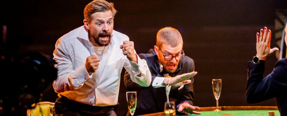 Am Roulettetisch gewannen Joko & Klaas mehr als nur die üblichen 15 Minuten Sendezeit. – Bild: Joyn/Nadine Rupp
