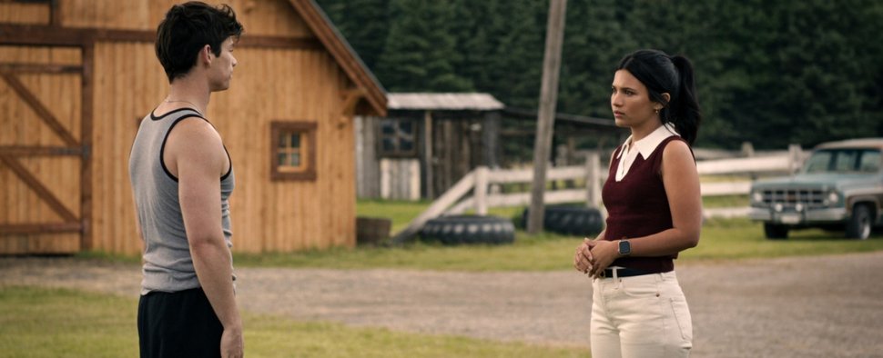 Ashby Gentry (l.) und Nikki Rodriguez in der dritten Staffel von „Ich und die Walter Boys“ – Bild: Netflix