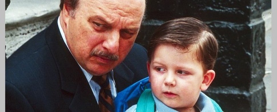 Austin Majors (r.) mit „Serienvater“ Dennis Franz in „New York Cops – N.Y.P.D. Blue“ – Bild: ABC