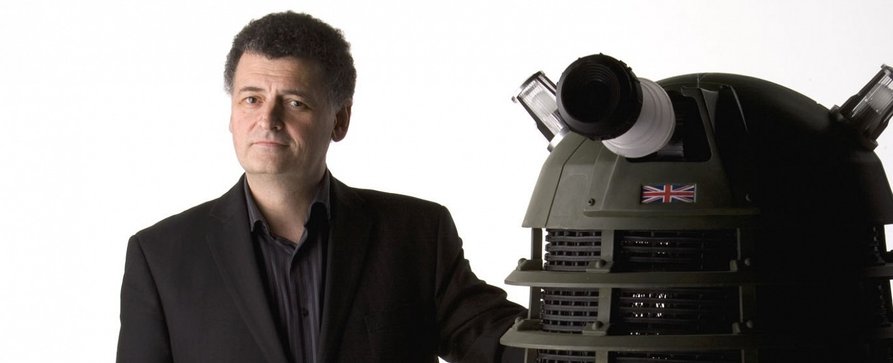 [UPDATE] „Doctor Who“: Ex-Showrunner Steven Moffat kehrt zurück – Bericht über neues Drehbuch ließ Fans aufhorchen – Bild: BBC