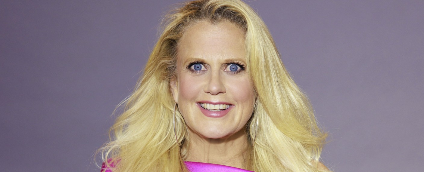 ESC 2024: Schöneberger moderiert erneut gemeinsame Countdown- und Aftershow von ARD, ORF und SRF – Rahmenprogramm am großen Finalabend – Bild: NDR/​Morris Mac Matzen