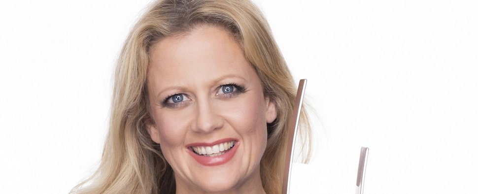 Barbara Schöneberger präsentiert den „Echo 2015“ – Bild: ARD/Jens van Zoest