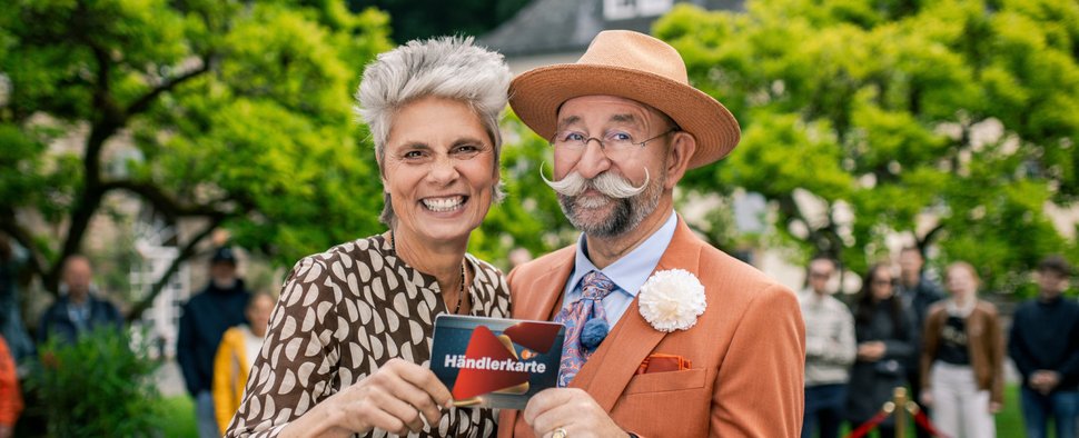 „Bares für Rares XXL“ mit Sarah Wiener (l.) und Horst Lichter – Bild: ZDF/Eugen Shkolnikov