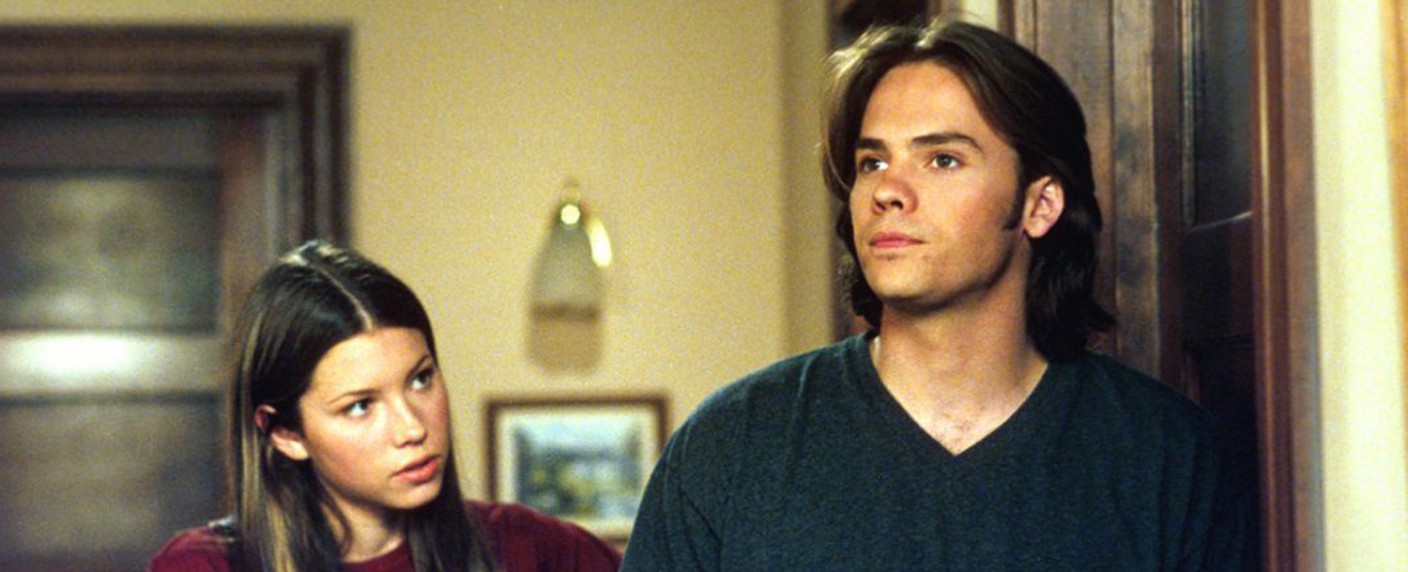 „Naomi“: Barry Watson („Eine himmlische Familie“) schließt sich neuer DC-Serie an – The CW entwickelt neue Superheldenserie mit Kaci Walfall – Bild: Warner Bros. Television