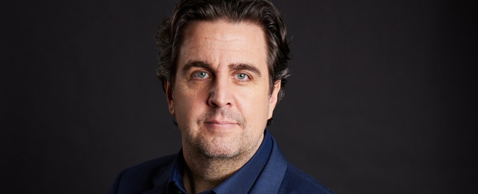Bastian Pastewka führt durch die zweite Staffel von „Inside Star Trek“ – Bild: Joyn/Boris Breuer