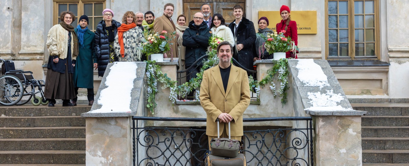 „Die Brautentführung“: Bastian Pastewka wird für Amazon zum Trickbetrüger – Murder Mystery als neue Film-Eigenproduktion angekündigt – Bild: Prime Video/​Audrius Solominas