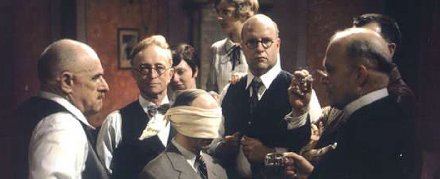 „Bauern, Bonzen und Bomben“: NDR holt Mehrteiler nach 20 Jahren aus dem Archiv – Miniserie nach einem Roman von Hans Fallada – Bild: NDR/​ARD/​Studio Hamburg