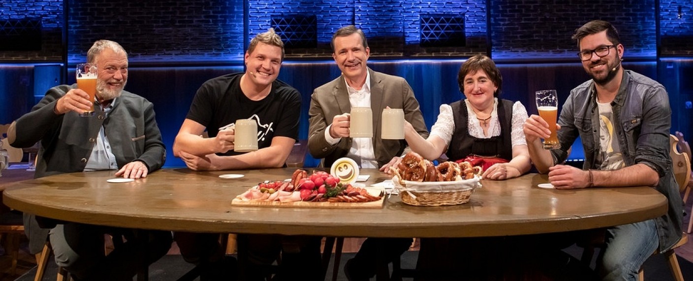 Gaudi im BR: Alexander Herrmann präsentiert „Bayerns beste Witze“ – Neue Witzeshow am Freitagabend – Bild: BR/​Sebastian Weidenbach