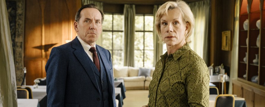 „Professor T“: Dann feiert Staffel 5 der britischen Krimiserie mit Ben Miller („Bridgerton“) Deutschlandpremiere – Neurotischer Cambridge-Professor sucht Auszeit, stolpert aber über verdächtigen Todesfall – Bild: Eagle Eye Drama/Toon Aerts „Professor T“: Dann feiert Staffel 5 der britischen Krimiserie mit Ben Miller („Bridgerton“) Deutschlandpremiere – Neurotischer Cambridge-Professor sucht Auszeit, stolpert aber über verdächtigen Todesfall – Bild: Eagle Eye Drama/Toon Aerts