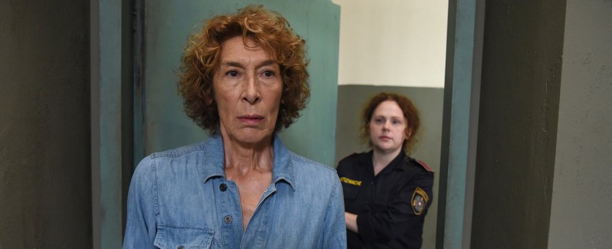 „Tatort“-Veteranin Adele Neuhauser schmiedet in „Mama ist die Best(i)e“ im ZDF Rachepläne – Deutschlandpremiere für Zweiteiler – Bild: ZDF /​ Hubert Mican
