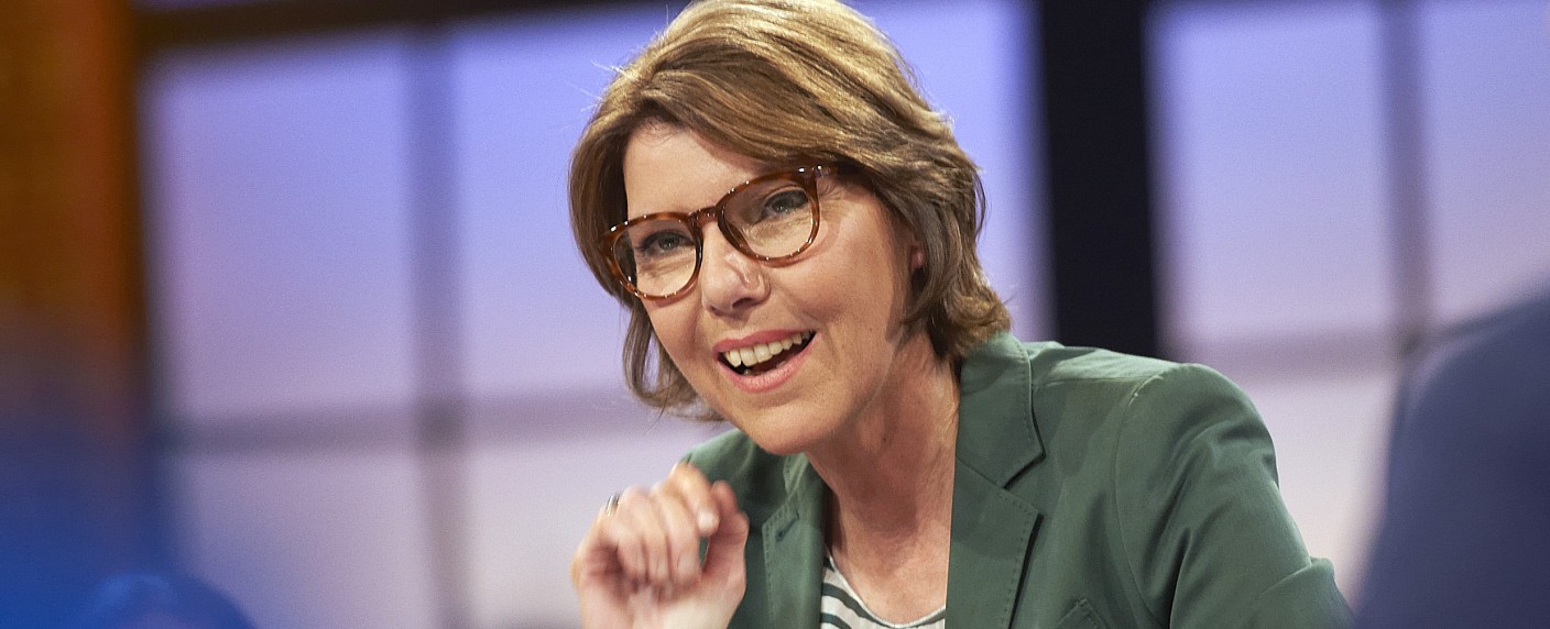 „Kölner Treff“ mit Bettina Böttinger feiert zehnten Geburtstag – Jubiläumsausgabe mit Mariele Millowitsch, Gaby Köster und Enissa Amani – Bild: WDR/​Melanie Grande