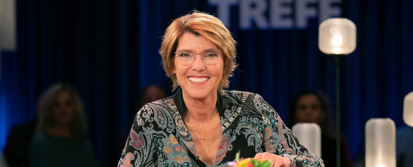 Bestätigt: Bettina Böttinger verlässt den „Kölner Treff“ – Abschied zum 30-jährigen Talkjubiläum – Bild: WDR/​Melanie Grande
