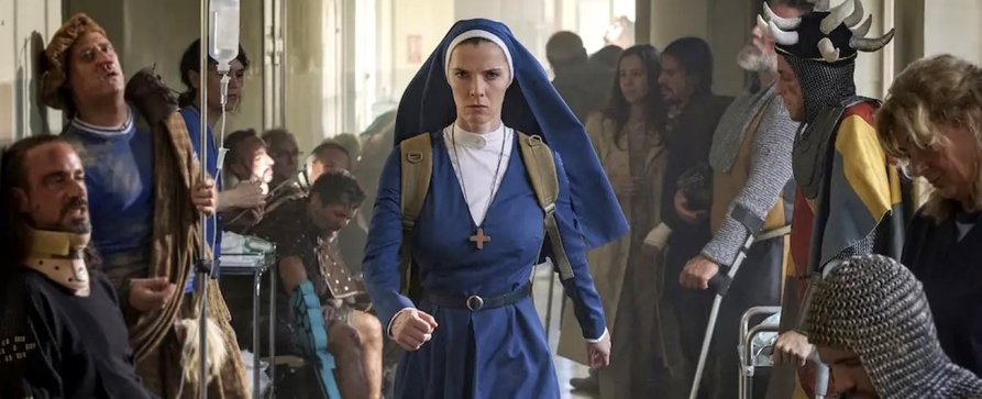 [UPDATE] Trailer zu „Mrs. Davis“: Betty Gilpin („GLOW“) kämpft als Nonne gegen eine KI – Starttermin und erste Bilder zu neuer Serie von Damon Lindelof („The Leftovers“) – Bild: Peacock