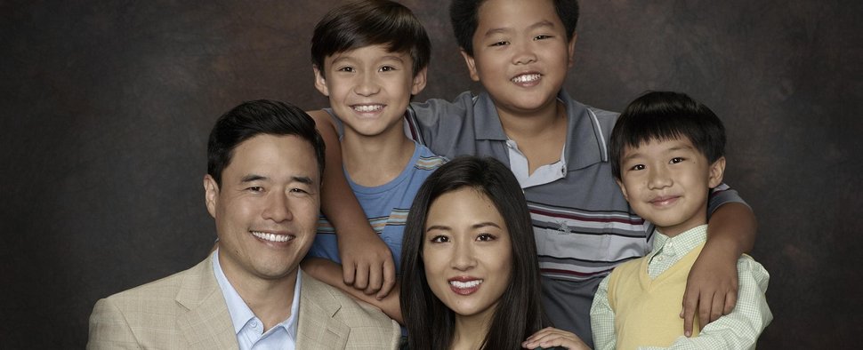 Bewusst kitschig gehalten: Familienfoto der Huangs aus „Fresh off the Boat“ – Bild: ABC/Bob D'Amico