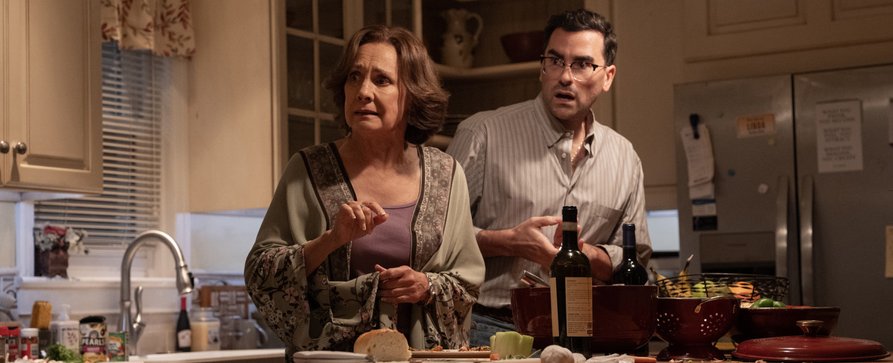 „Big Mistakes“: Netflix-Gaunerkomödie mit Laurie Metcalf („Die Conners“, „TBBT“) mit ersten Trailer – Neue Serie von und mit Dan Levy („Schitt’s Creek“) demnächst am Start – Bild: Netflix