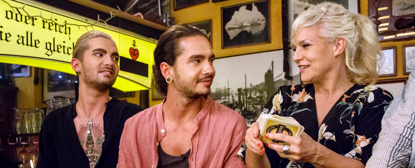 Tokio Hotel besucht Ina Müller: Neue Folgen von „Inas Nacht“ – Joop, Haber, Benecke und Co. zu Gast – Bild: NDR/​Morris Mac Matzen
