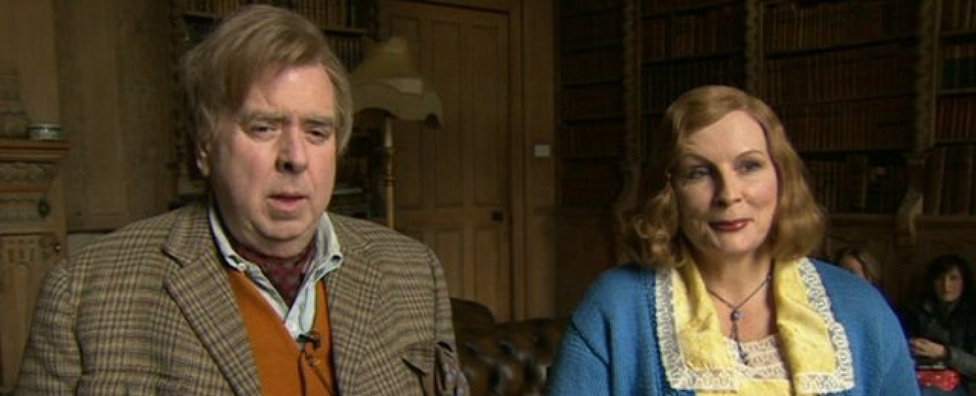 BBC sucht frisches Schwein für zweite „Blandings“-Staffel – Timothy Spall findet als Lord Emsworth keine Ruhe – Bild: BBC