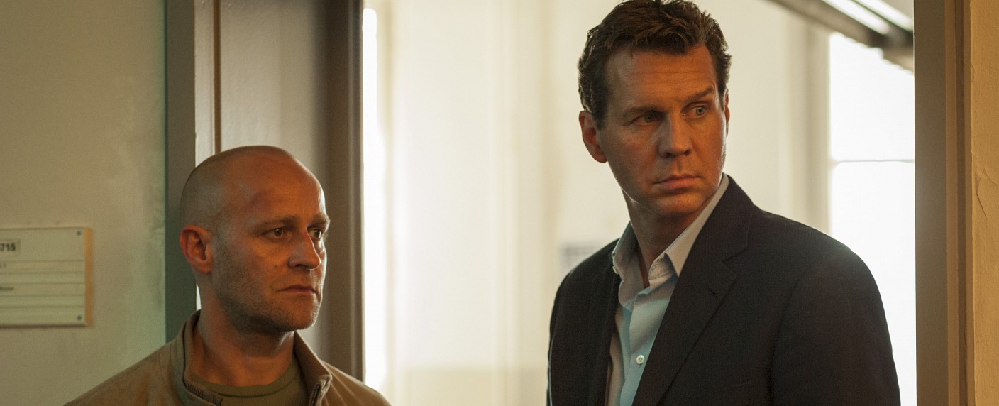 „Blochin“: ZDF zeigt Thrillerserie mit Jürgen Vogel ab September – Prestigeprojekt von Matthias Glasner läuft am Freitagabend – Bild: ZDF /​ Stephan Rabold