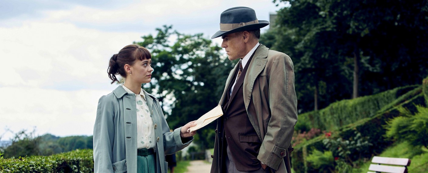 Quoten: ARD-Miniserie „Bonn“ startet solide, „Rosenheim-Cops“ und „Alarm für Cobra 11“ stark – Dschungelcamp stabil, Sat.1-„Optiker-Check“ fällt durch – Bild: ARD/​Odeon Fiction/​Kai Schulz