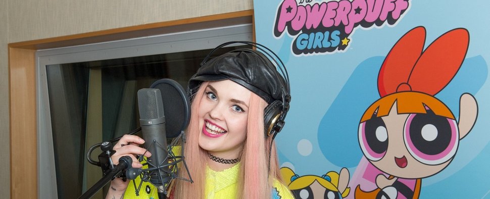 Bonnie Strange singt den Titelsong der Serie „Die Powerpuff Girls“ – Bild: Matthias Nareyek/Getty Images for Turner Broadcasting System Deutschland